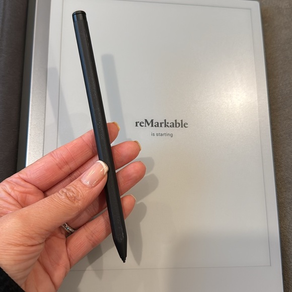 Remarkable 2 - Picture 2 of 12